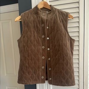 Liz & Co Brown Quilted Vest with Stand-Up Collar